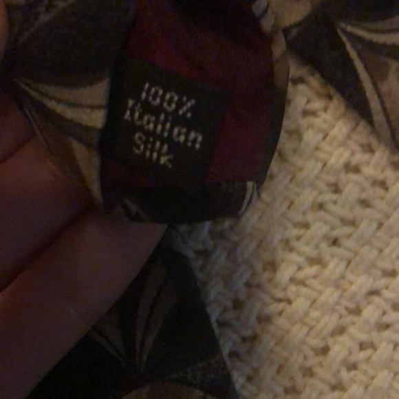 Loosen Up patterned tie - Picture 4 of 4